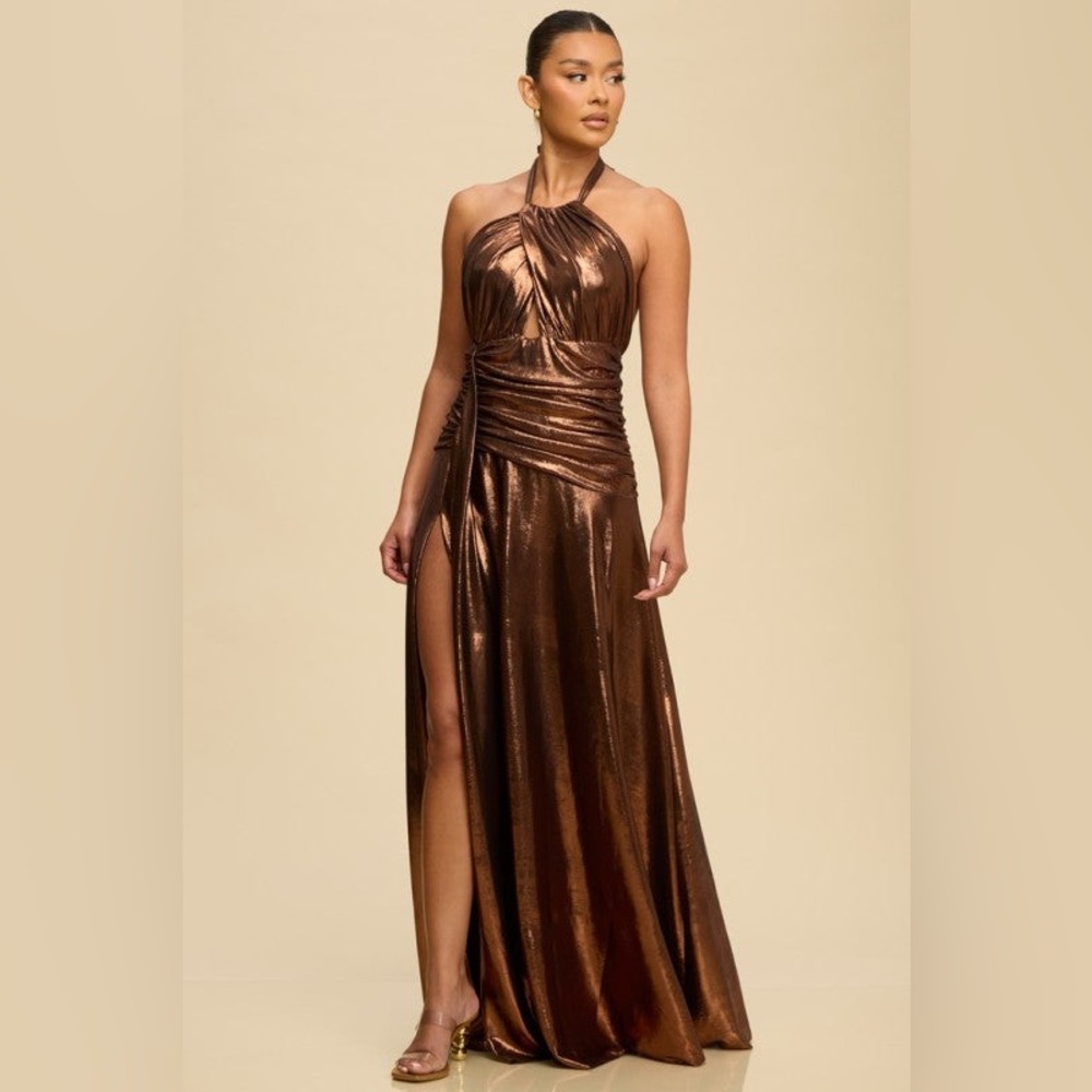 Hazel Metallic Halter DressPlease Read The Description⬇️35% off March Madness
